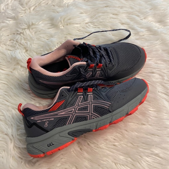 Asics Shoes - ASICS WOMENS RUNNING SHOES SIZE 8 EXCELLENT CONDITION COLOR GRAY SEE ALL PHOTOS